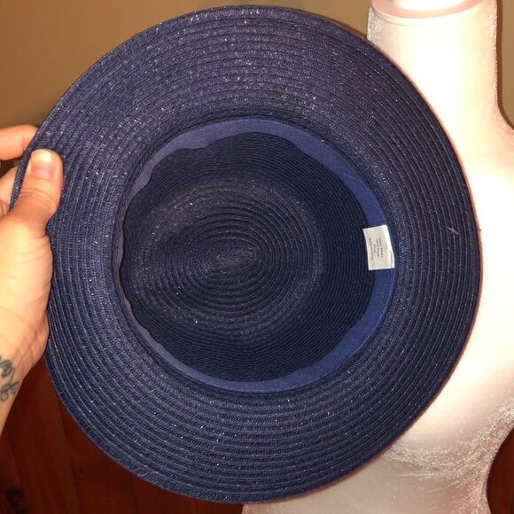 🆕 W tags Awesome Navy Hat! - Picture 4 of 6